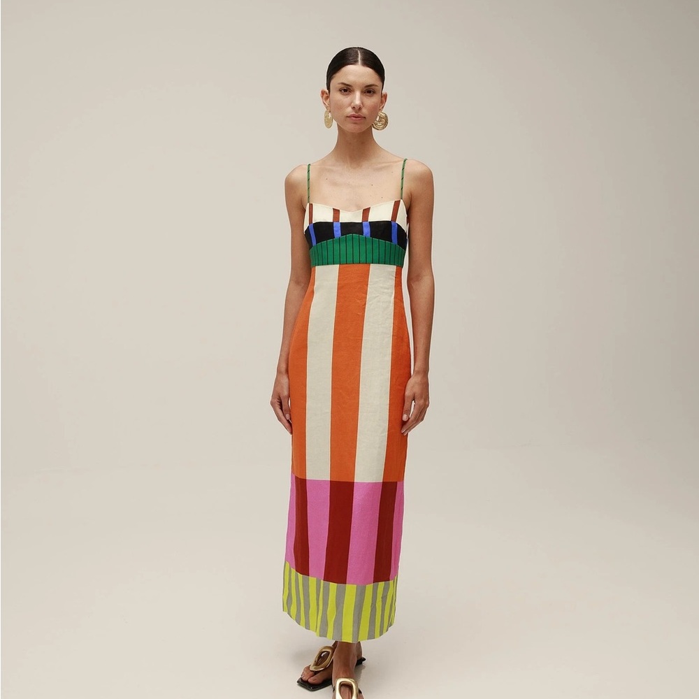 Lily Dress – Vibrant Elegance & Effortless Style